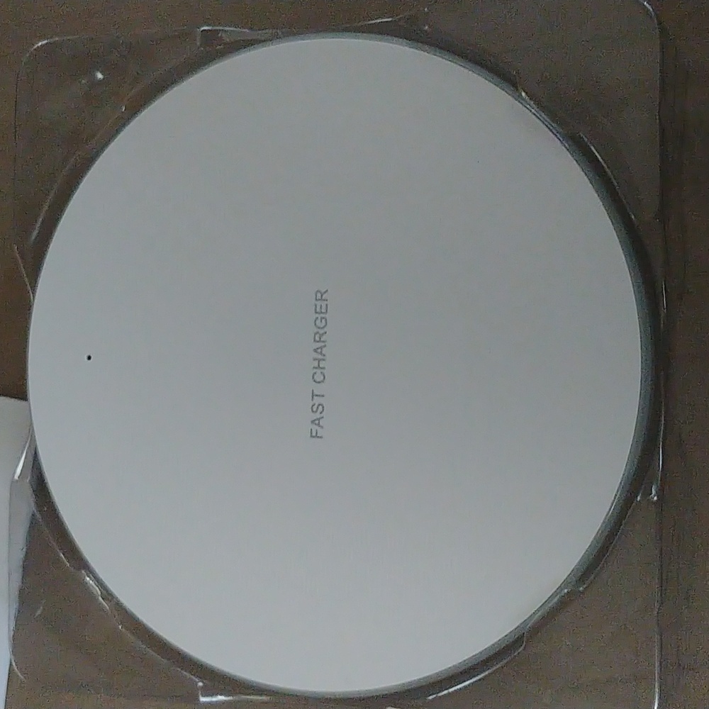 Wireless Fast Phone Charger - Picture 3 of 5